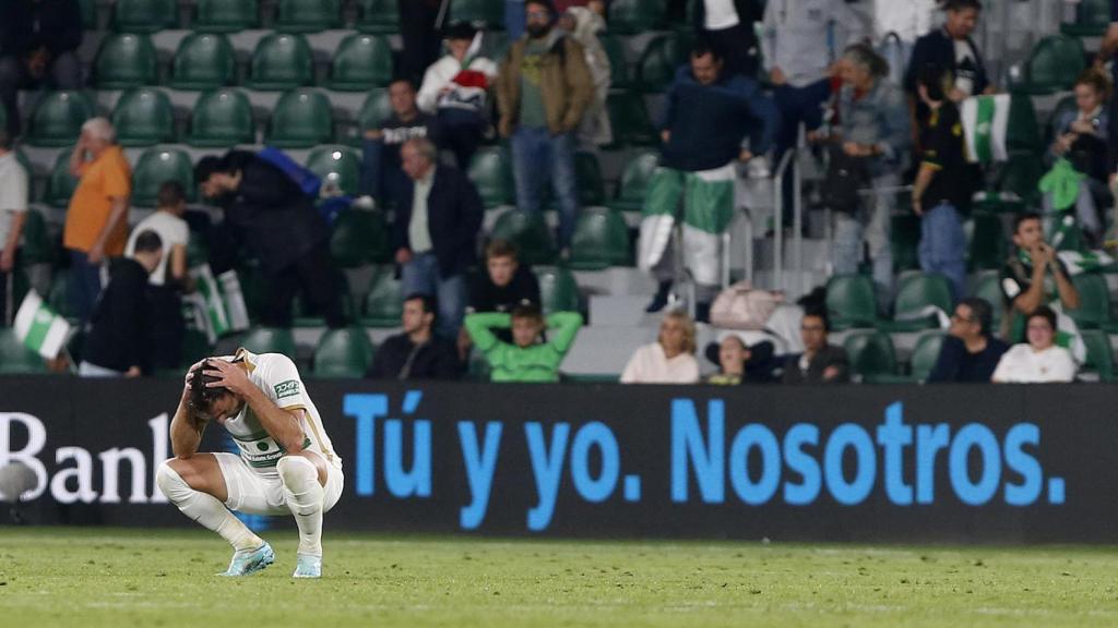 El delantero argentino del Elche, Lucas Boyé, se lamenta tras el encuentro contra el Getafe.