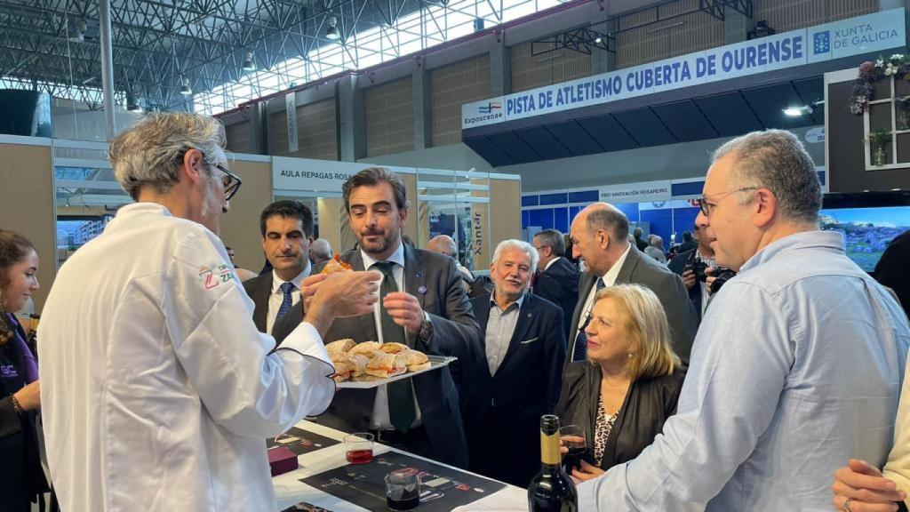 El vicepresidente segundo de la Xunta de Galicia, Diego Calvo Pouso visita el estand de Zamora en Xantar