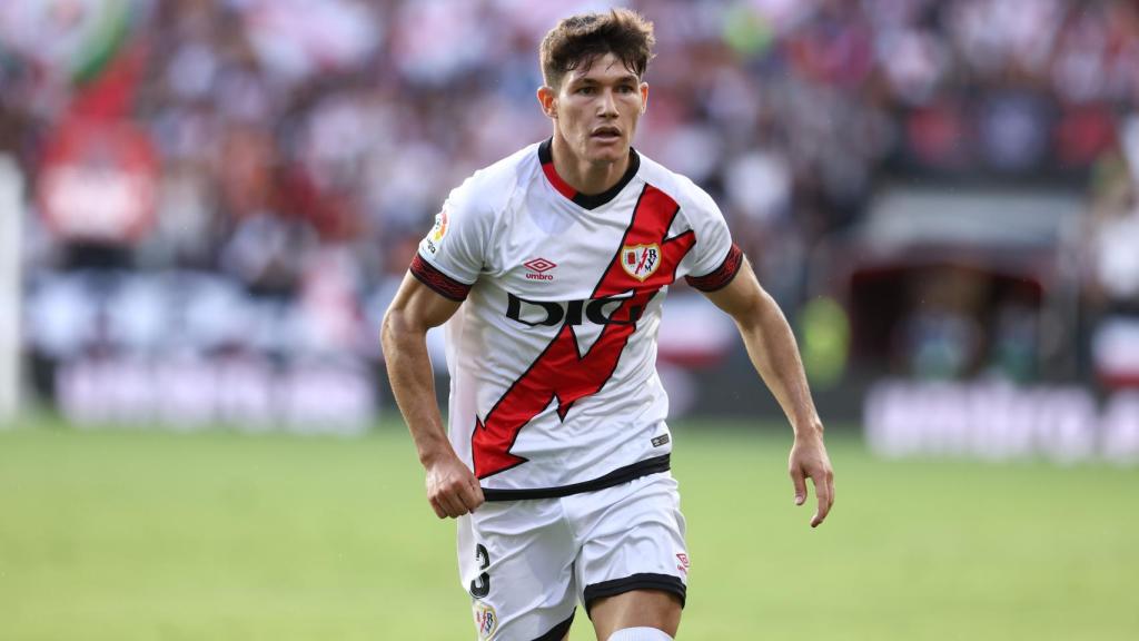 Fran Garcia, en un partido del Rayo Vallecano de la temporada 2022/2023