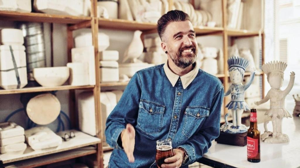 El artista talaverano Aitor Saraiba protagoniza el estreno de la serie