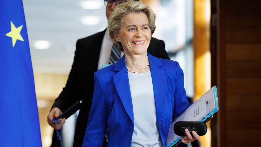 La presidenta de la Comisión, Ursula von der Leyen, durante la reunión de su equipo este miércoles