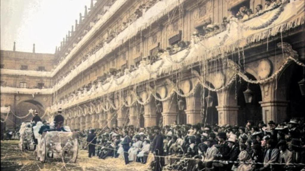 Ferias Blancas en la Plaza Mayor, con desfile de carruajes./ Anónimo