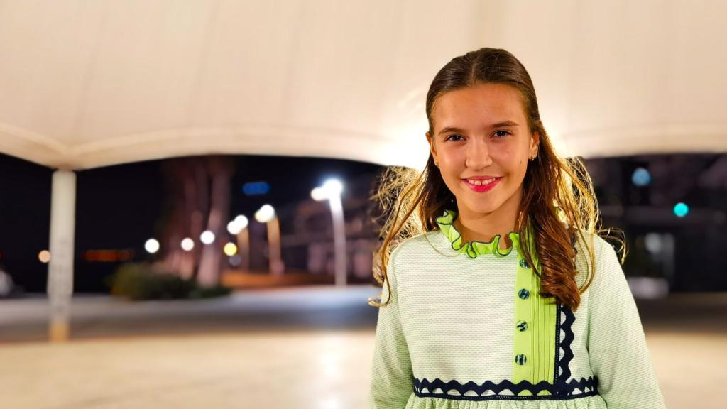 Valeria Gomez, la Bellea del Foc infantil, antes de la gala del puerto.