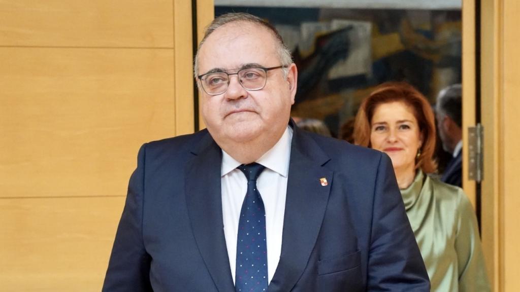 El consejero de Sanidad, Alejandro Vázquez, comparece ante la Comisión de Economía y Hacienda de las Cortes de Castilla y León