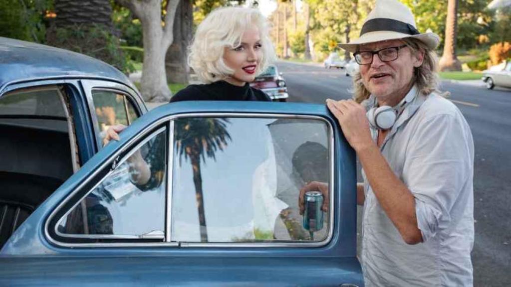 Ana de Armas y Andrew Dominik, actriz y director de 'Blonde'.