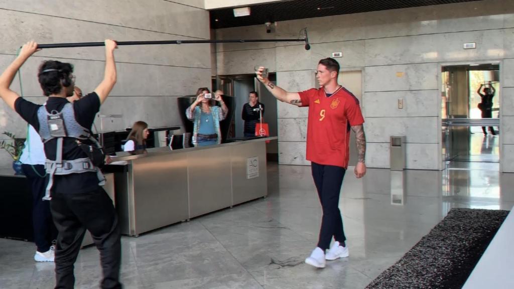 Fernando Torres durante la grabación del spot 'El discurso de todo un país' de Cervezas Victoria