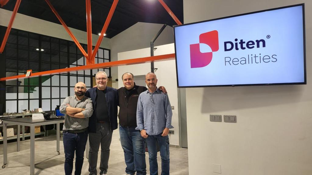 Parte del equipo de la startup Diten Realities, encargada de desarrollar los guantes DitenGloves.