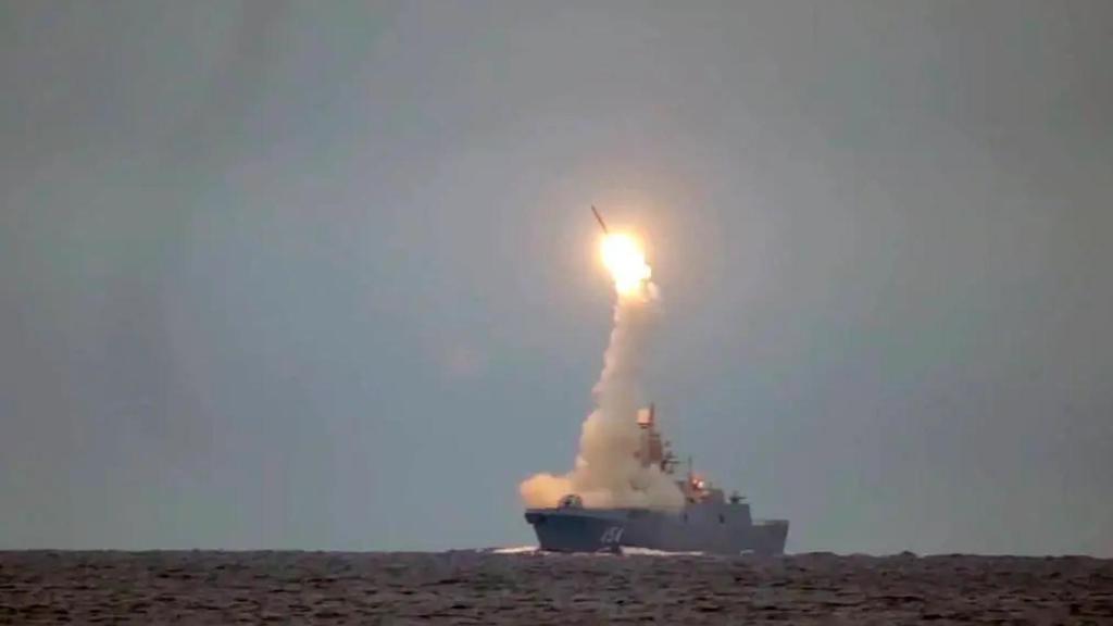 Lanzamiento misil hipersónico Zircón