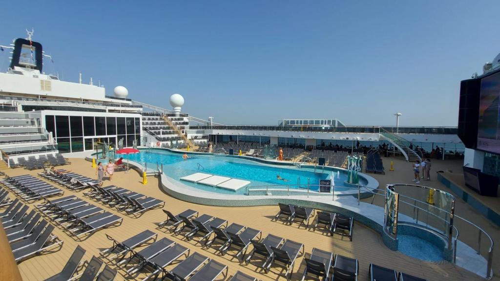 Piscina del MSC World Europa.