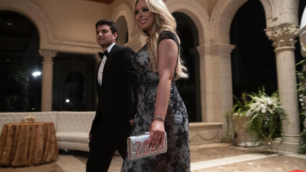 Michael Boulos y Tiffany Trump, en Mar-a-lago, la residencia de Donald Trump en Florida.
