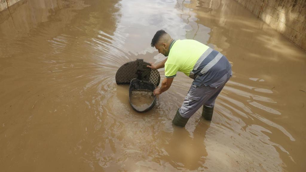 Más de 2.500 llamadas por lluvias desde el jueves en la Comunidad Valenciana.