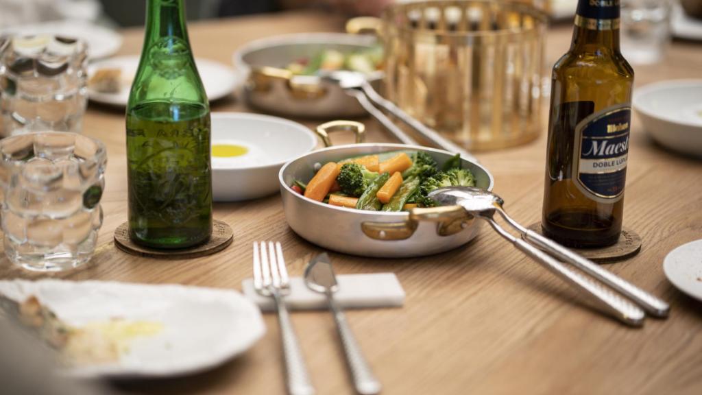 La lubina fue acompañada de verduras al vapor.