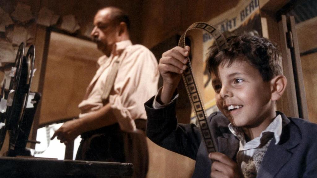 Salvatore Cascio y Philippe Noiret en 'Cinema Paradiso' (Giuseppe Tornatore, 1988)