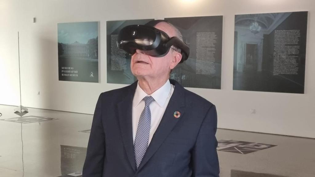 El alcalde de Málaga, Francisco de la Torre, en una incursión al metaverso.