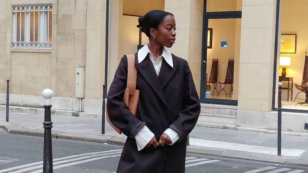 Nunca fallarás con básicos de fondo de armario.