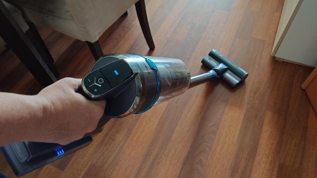 La Samsung Jet 90 funciona a la perfección en suelos duros