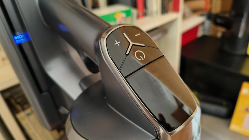 Los botones y pantalla de la Samsung Jet 90