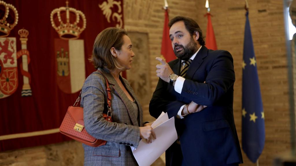 Cuca Gamarra y Paco Núñez en las Cortes de Castilla-La Mancha.