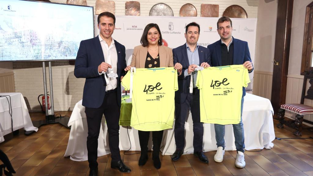 Carlos Yuste, director general de Deportes; Ana Muñoz, viceconsejera de Cultura y Deportes; Gabriel González, gerente de la Fundación Impulsa; y Pablo García, concejal de Deportes en el Ayuntamiento de Toledo.
