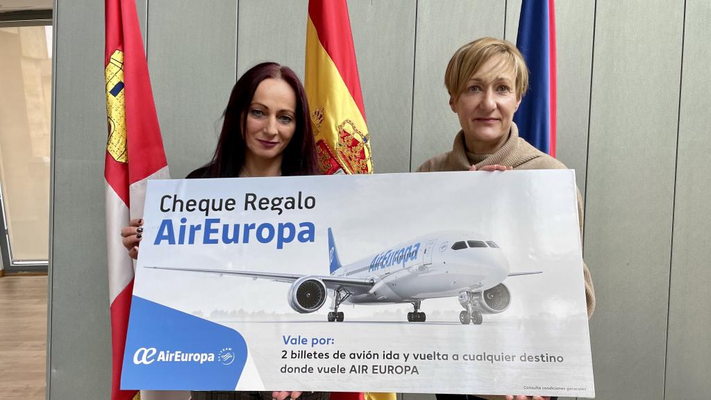 El Ayuntamiento entrega el premio a Elvira Lenher, del Tren de la Bruja