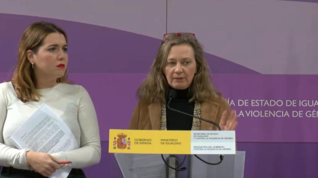 Ángela Rodríguez Pam, secretaria de Estado de Igualdad, y Victoria Rosell, delegada del Gobierno contra la Violencia de Género.