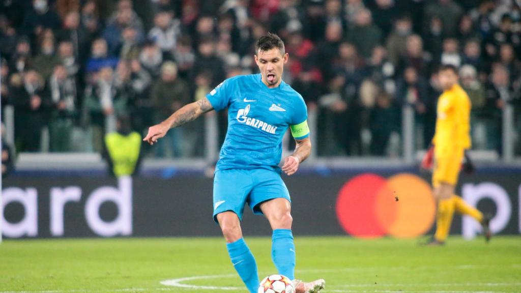 Dejan Lovren durante un partido con el Zenit