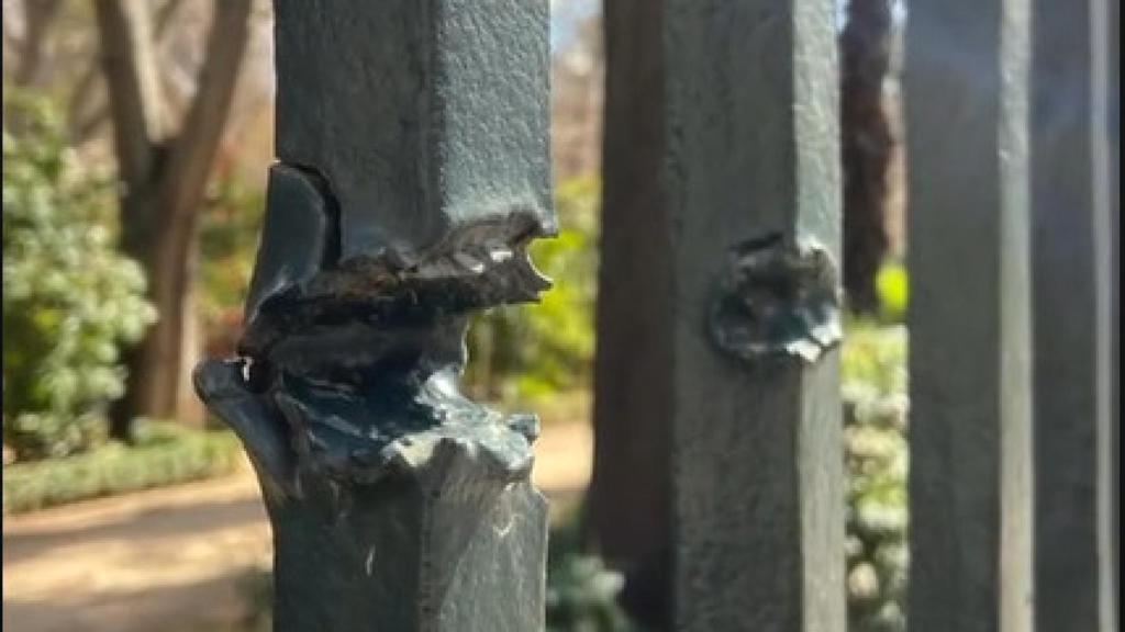 ¿Qué son las marcas de balas que hay en las rejas del Real Jardín Botánico de Madrid?