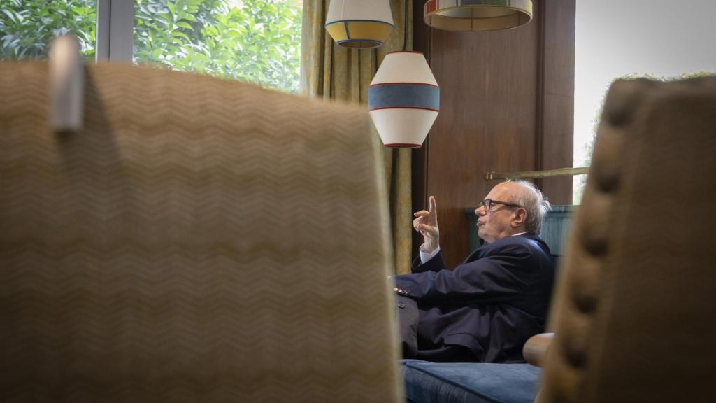 El último poemario de Gimferrer se titula Tristissima noctis imago, en referencia a una cita de Ovidio.