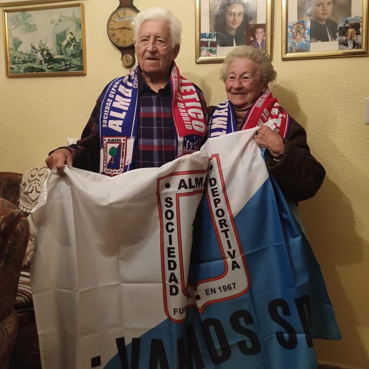 Jesús y su mujer, Natividad