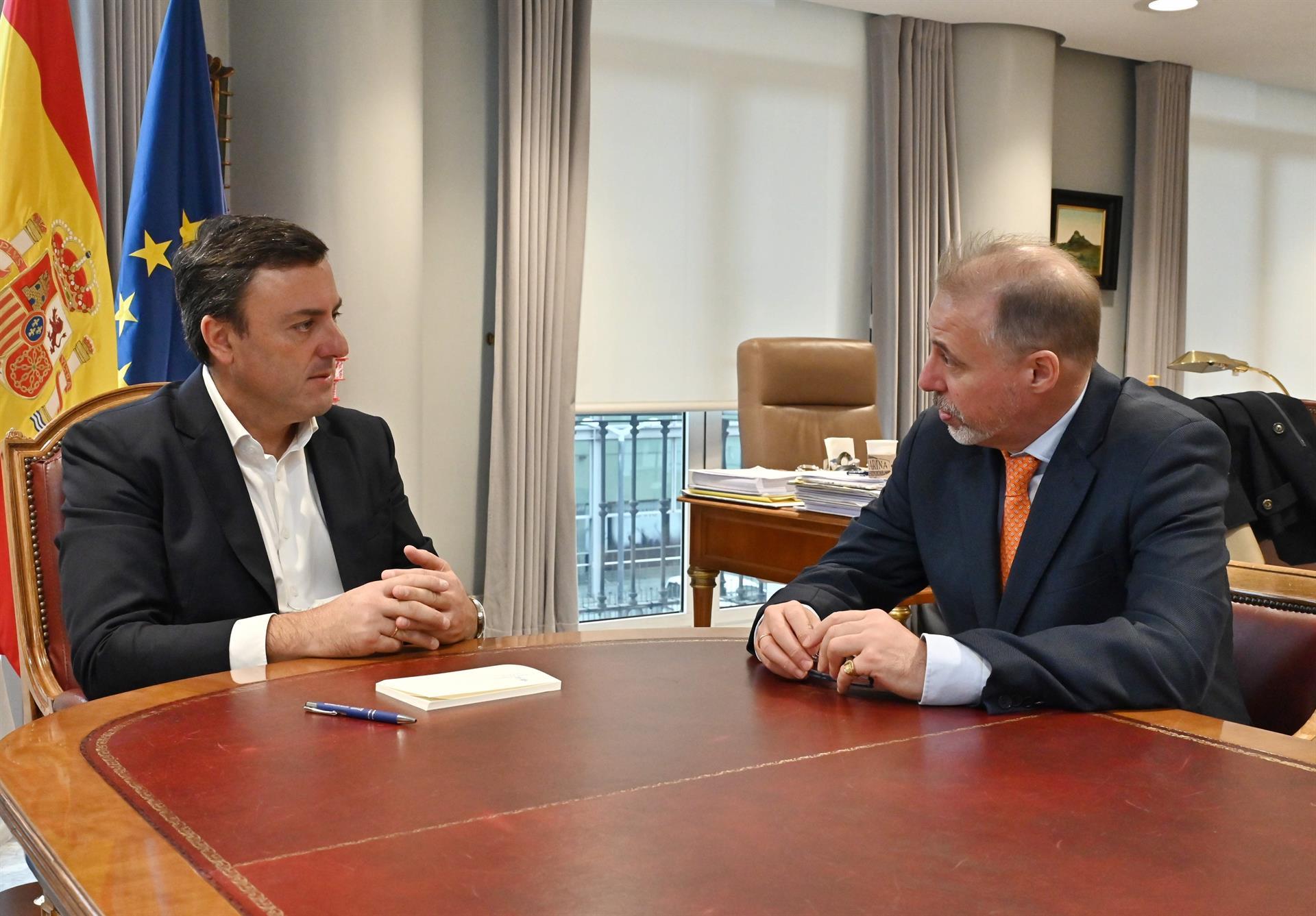 El presidente de la Diputación de A Coruña, Valentín González Formoso, y el director del Muncyt, Fernando Luis Fontes Blanco (Deputación da Coruña).