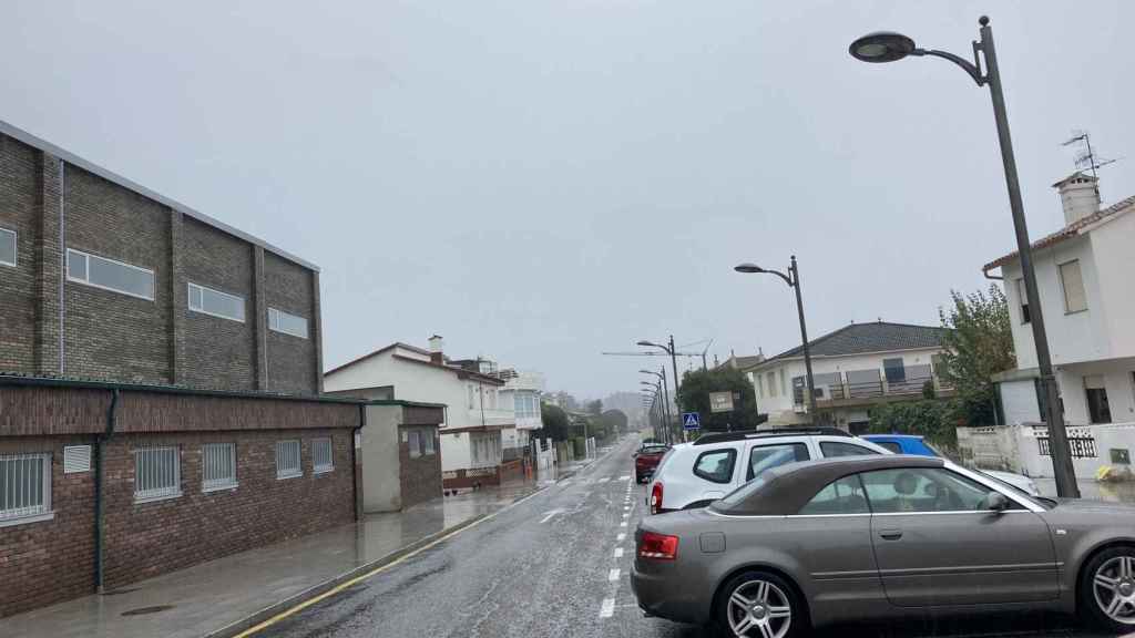 Pabellón de Panxón y varias viviendas cercanas que se beneficiarán de la instalación.