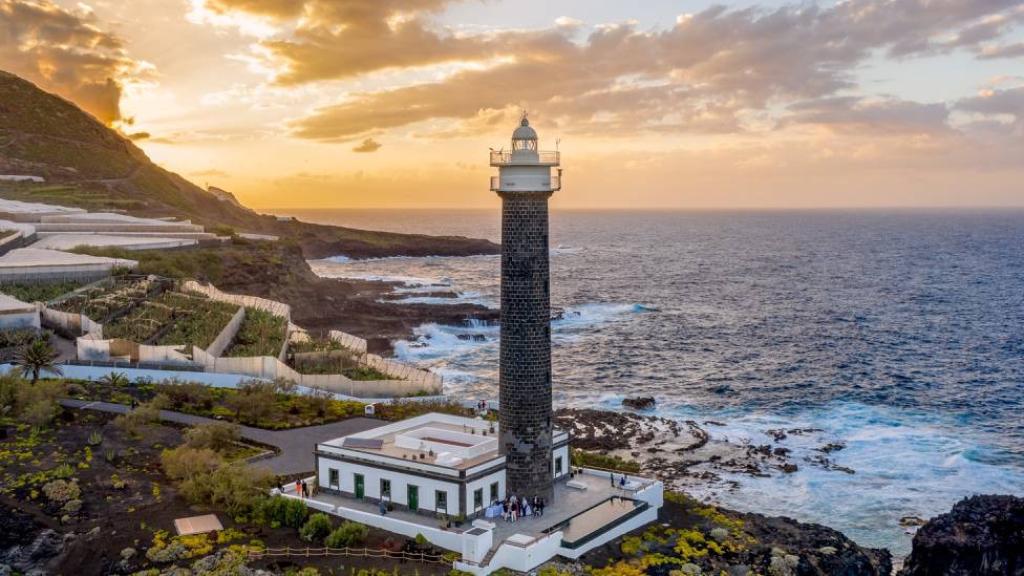 Hotel Faro de Punta Cumplida.