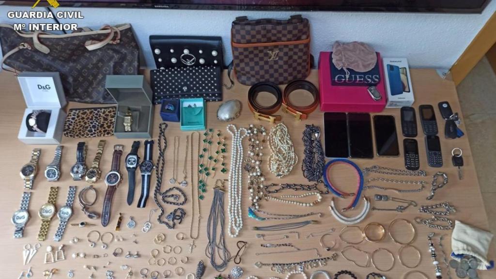 Objetos incautados a los ladrones.