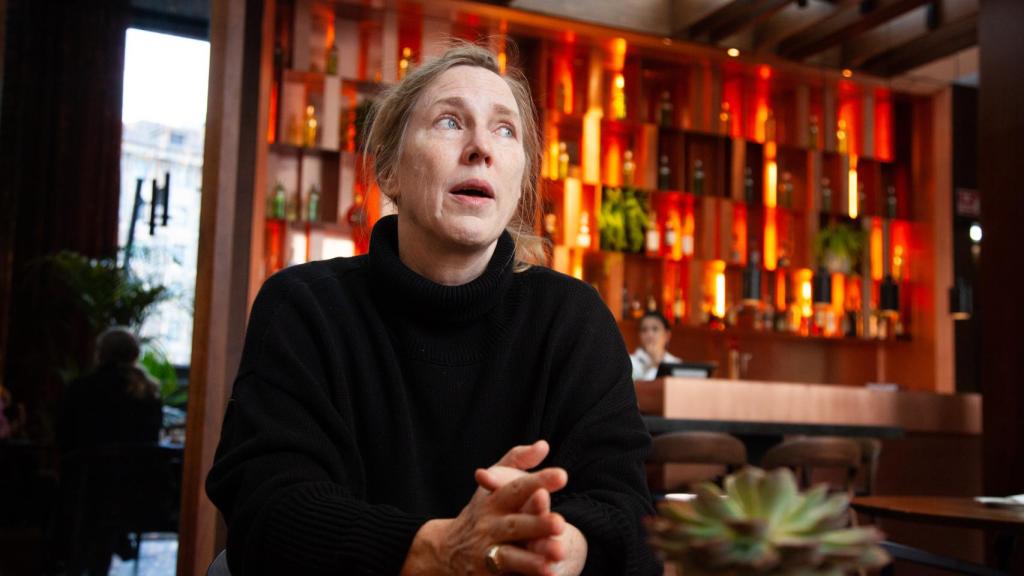 Miriam Toews durante la entrevista con EL ESPAÑOL.