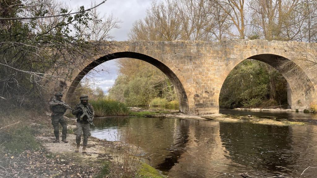 Casi 350 militares del Ejército de Tierra realizan maniobras en Medina de Pomar