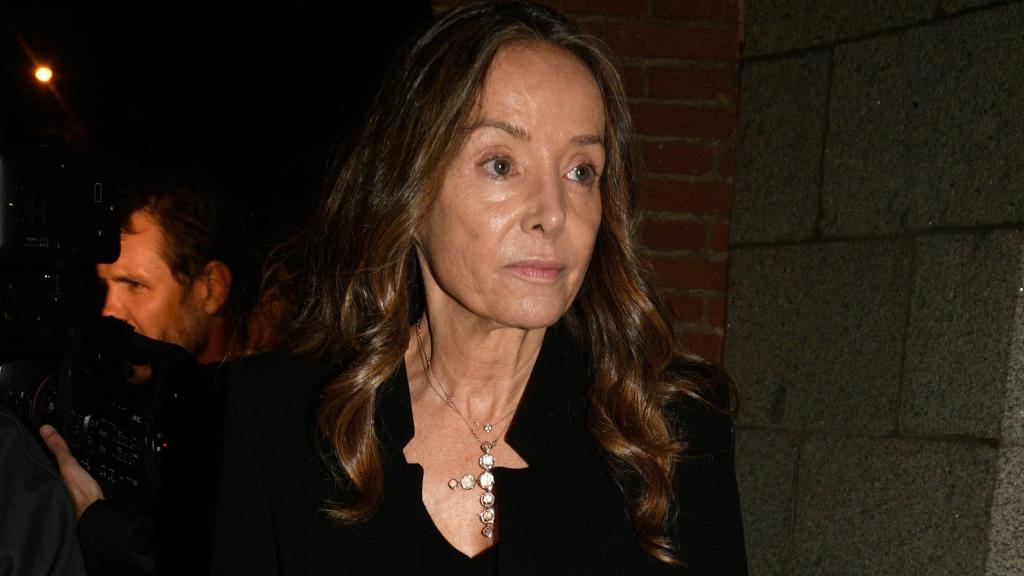 Miriam Ungría en el último adiós a su padre, Bernardo.