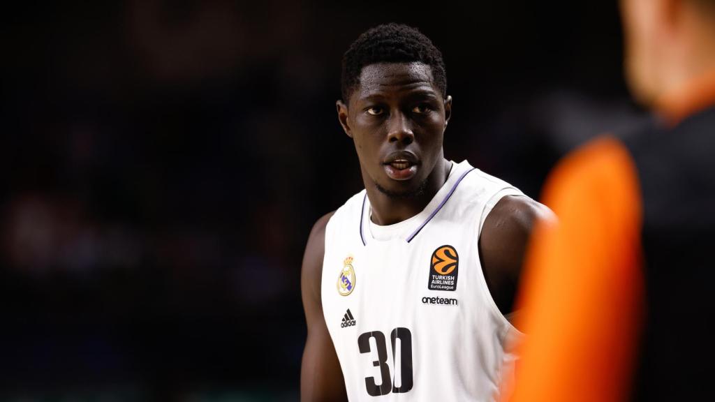 Eli John Ndiaye durante un partido del Real Madrid