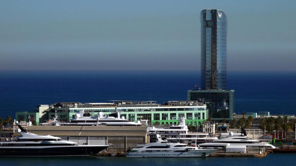 Yates en el Puerto de Barcelona.