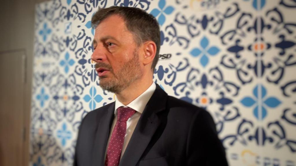 Eduard Heger, primer ministro de Eslovaquia, minutos antes de la entrevista con EL ESPAÑOL, en Lisboa.