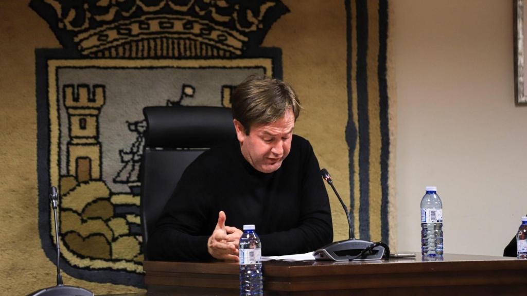 Benito Portela en pleno municipal.