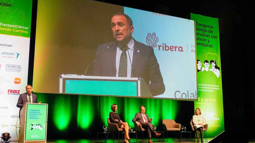 El conselleiro de Sanidad en el II Congreso de Personas con Cáncer y Familiares.