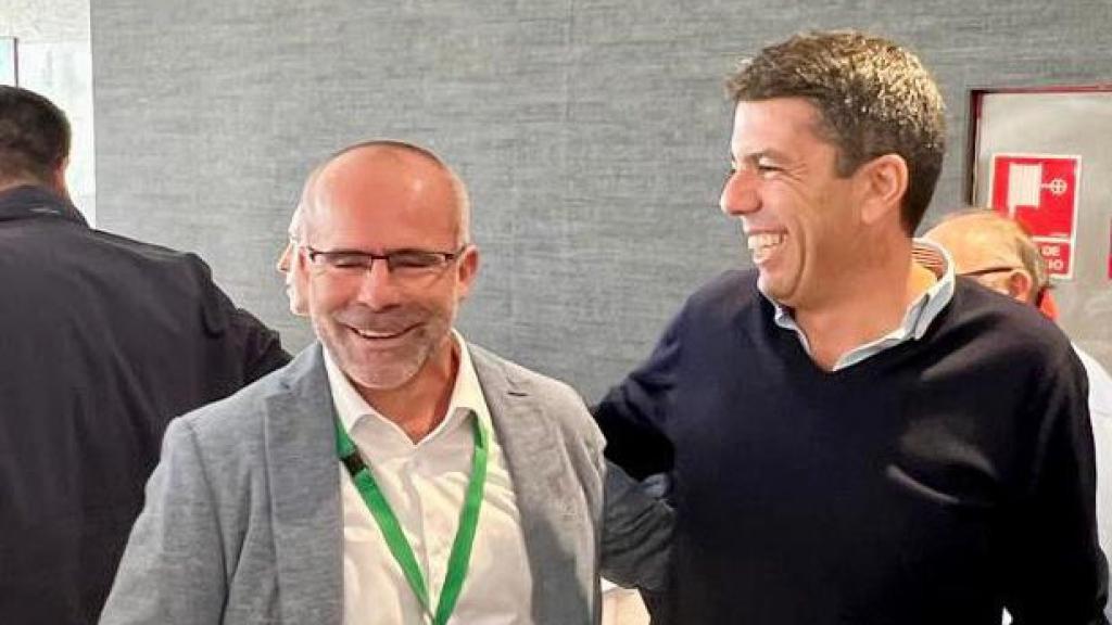 Mazón con Carlos Peris, secretario general de la Unió de Llauradors, Carles Peris.