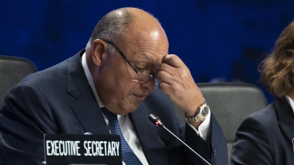 El presidente de la COP27 y ministro de Exteriores de Egipto, Sameh Shoukry, durante el plenario final de la cumbre.