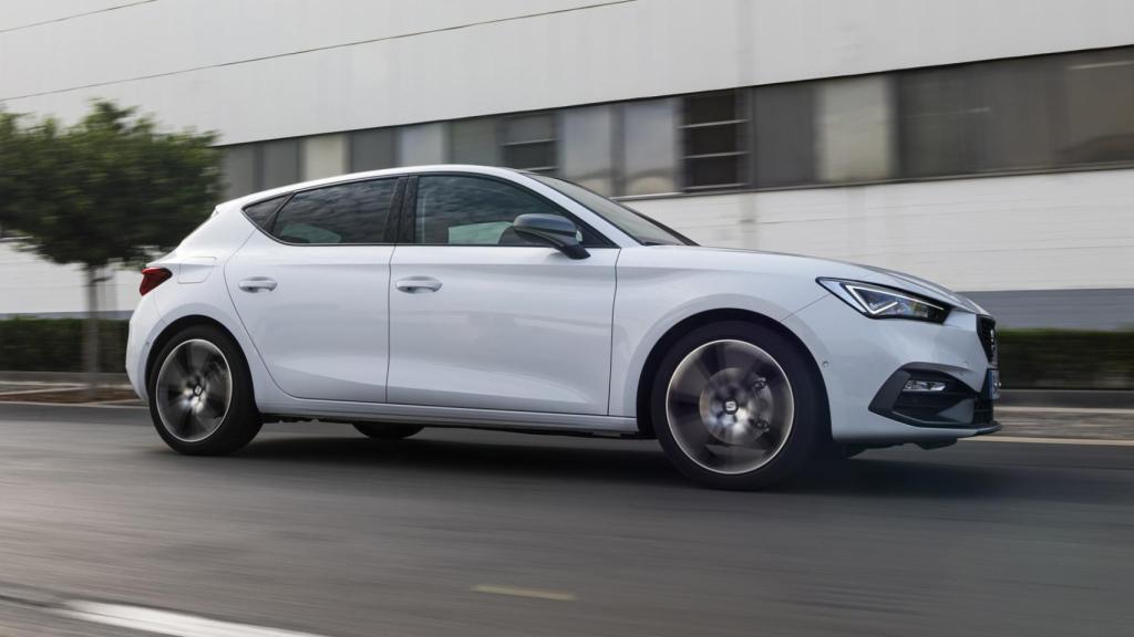 El Seat León está disponible en carrocería de cinco puertas y familiar.