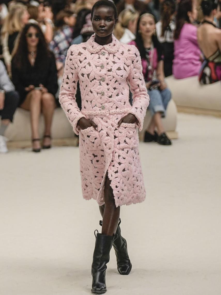 Desfile Alta Costura otoño/invierno 2022/2023 de CHANEL.