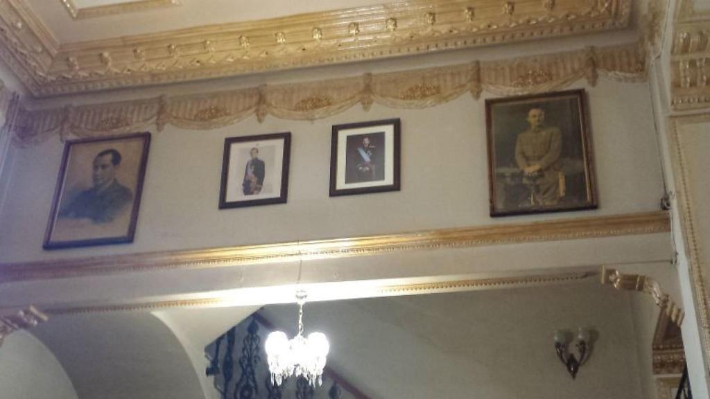 Retrato de Franco y José Antonio en una cooperativa de Canals (Valencia).