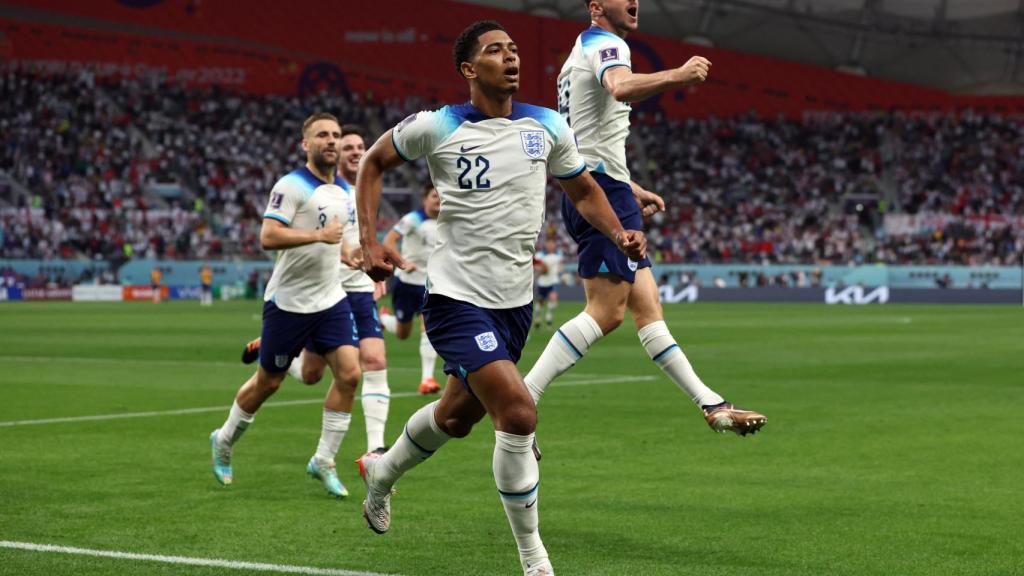 Jude Bellingham, adelantando a Inglaterra frente a Irán en el Mundial de Qatar 2022