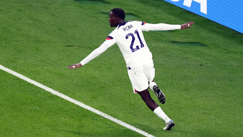 Timothy Weah, celebrando un gol de la selección de Estados Unidos en el Mundial de Qatar 2022