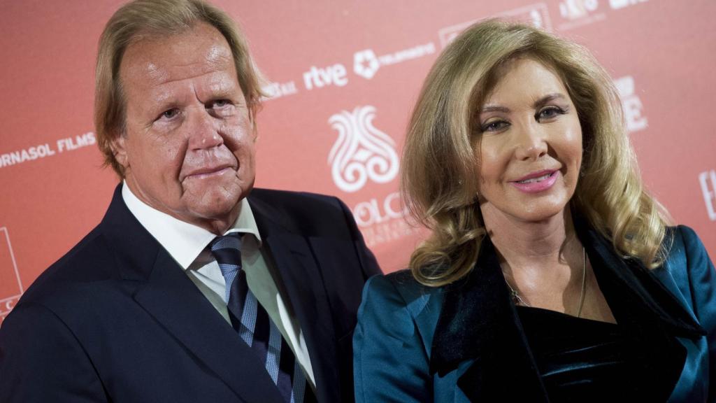 La pareja Duval Kühn durante la première de la película 'El jugador de Ajedrez', en Madrid, en abril de 2017.