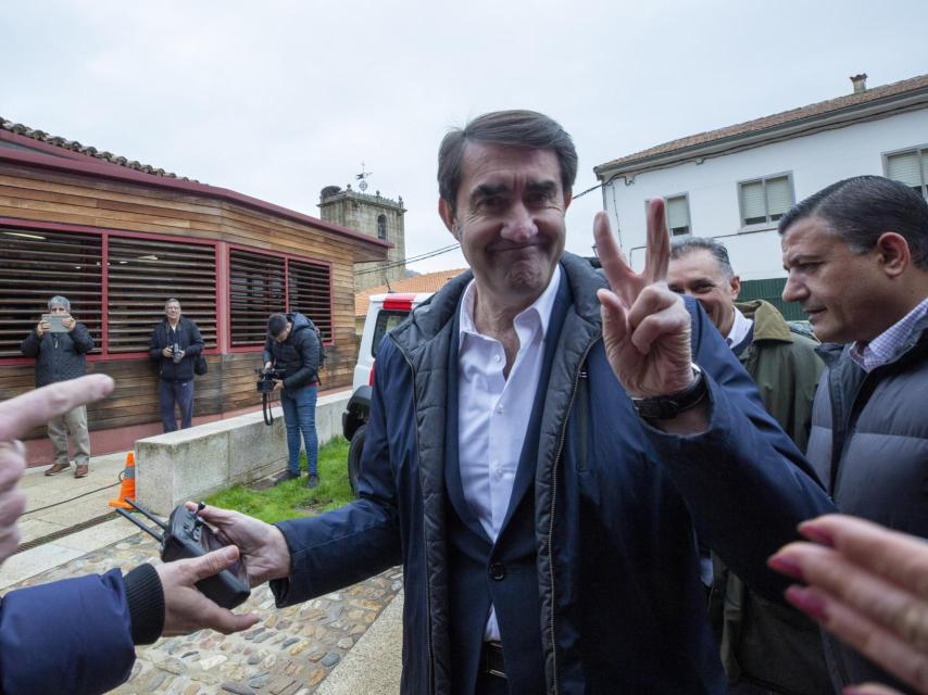 El consejero de Medio Ambiente, Juan Carlos Suárez-Quiñones, este martes en la Sierra de Gredos.